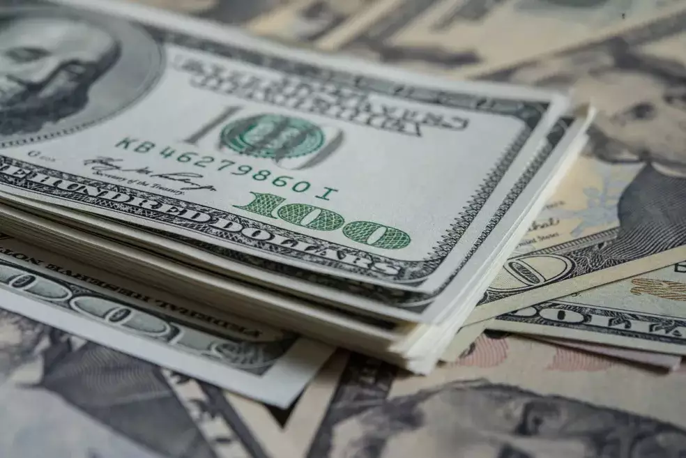 DOLAR