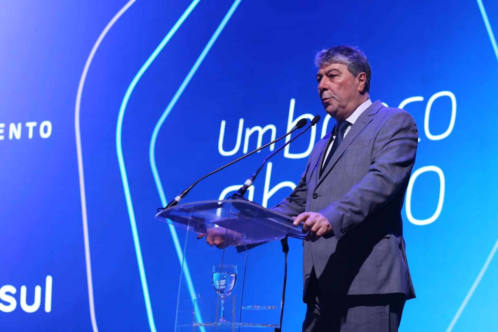 fernando_lemos_-_novo_posicionamento_-_crdito_tiago_pereira (1)