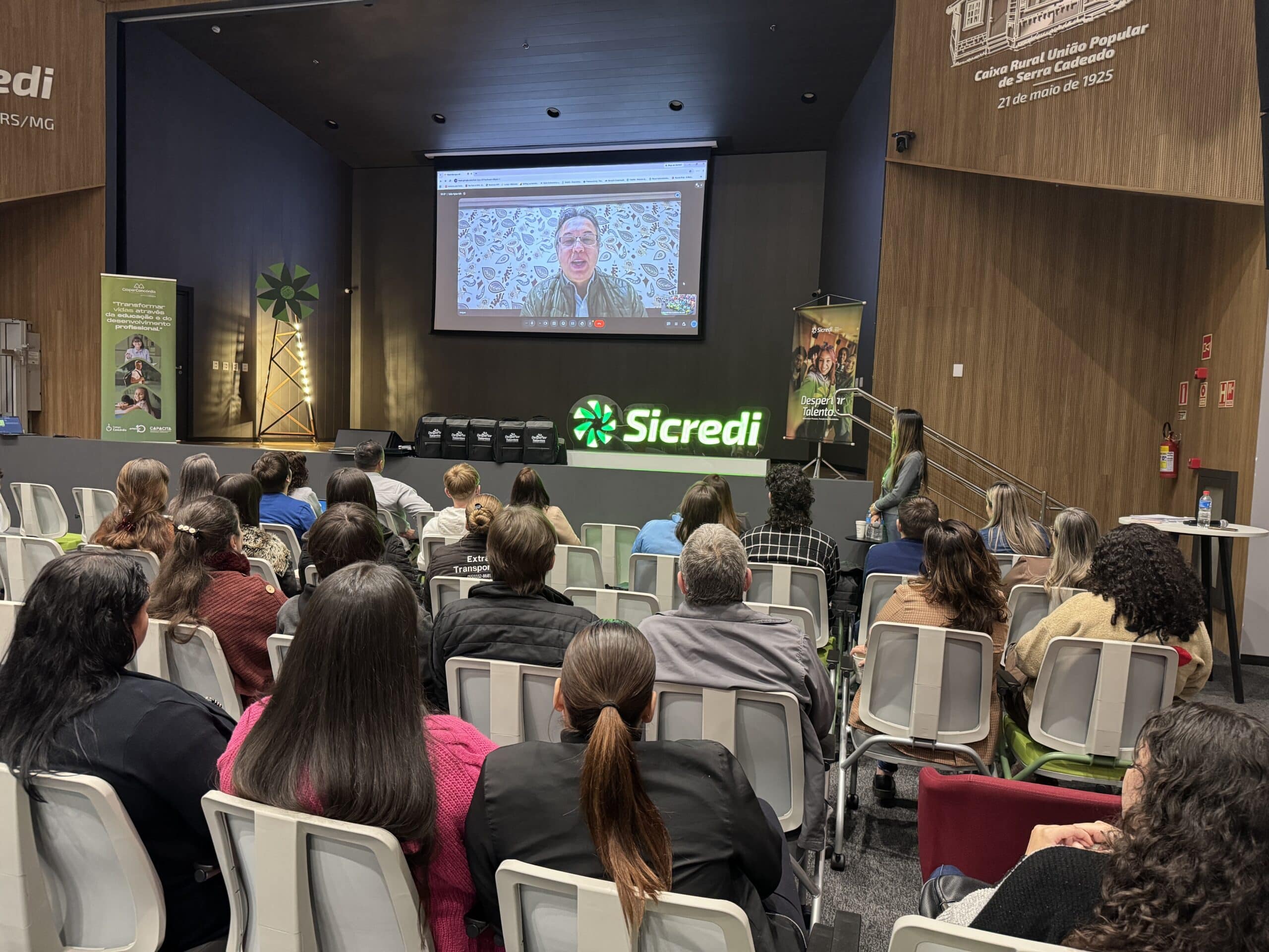 Sicredi investe na formação de jovens por meio do programa Despertar Talentos (3)